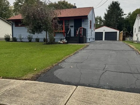 1520 Gypsy Ln, Niles, OH 44446