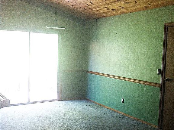 4th image of 970 Sunray Ln