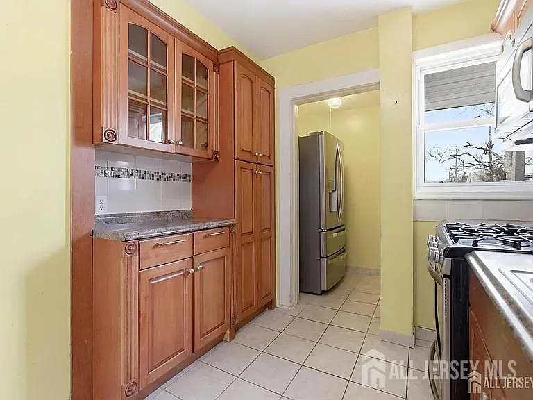 25 Langley Pl — Photo 6