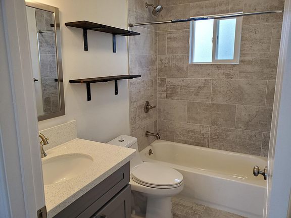 4th image of 617 Kuaaina Way