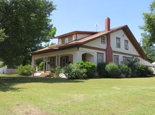 702 S 14th St, Chickasha, OK 73018
