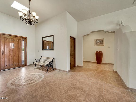 5th image of 8930 N Valley Dr