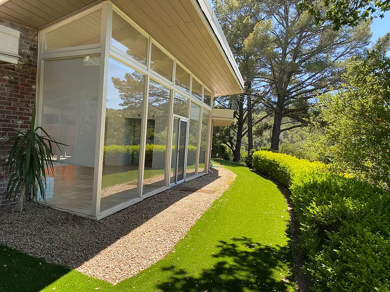 23 Hall Dr — Photo 1