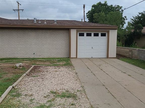 2nd image of 807 N Plains Park Dr