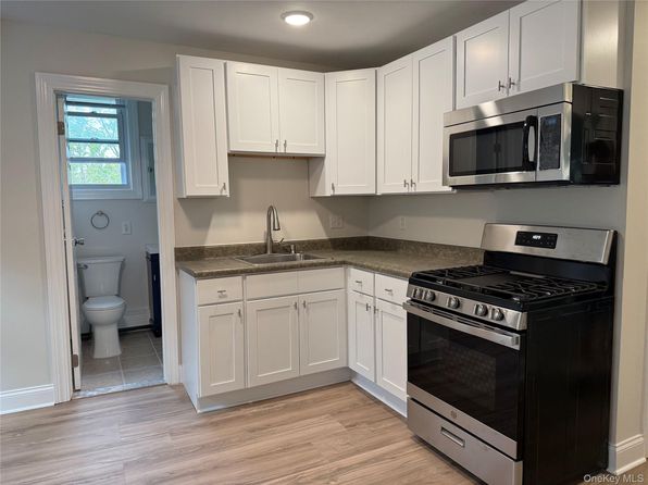 32 Ketchum Rd #2
