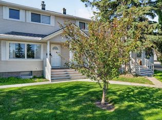513 N Killarney Glen Ct SW, Calgary, AB T3E 7H4