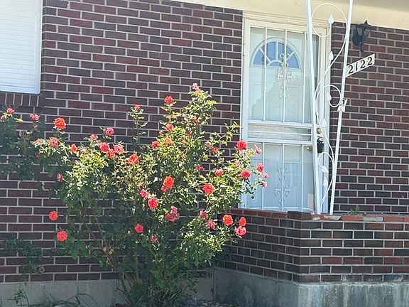 3rd image of 2122 E 116th Pl