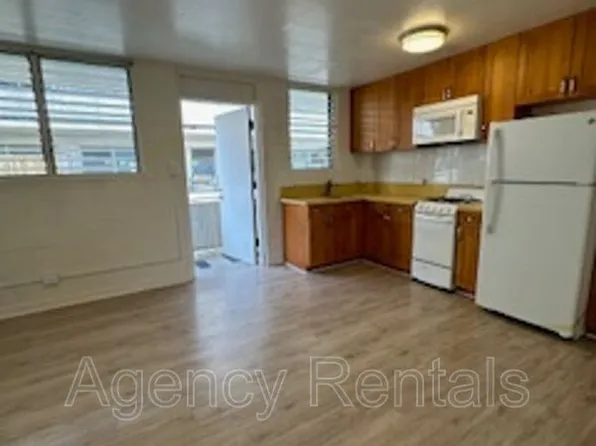 824 University Ave APT 7, Honolulu, HI 96826