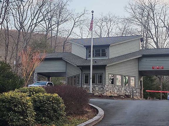 2nd image of 153 Little Hendricks Point