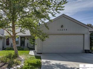 12075 Burdette Cir, Omaha, NE 68164
