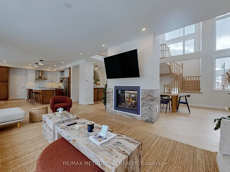104 Stoneleigh Dr — Photo 3