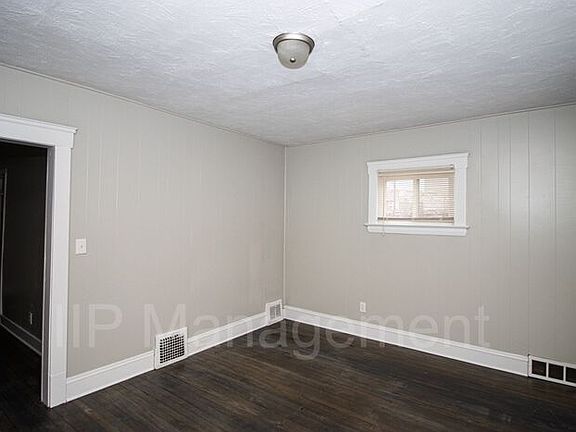 2nd image of 3856 W 18th St #3854