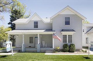 2nd image of 563 Indiana Ave