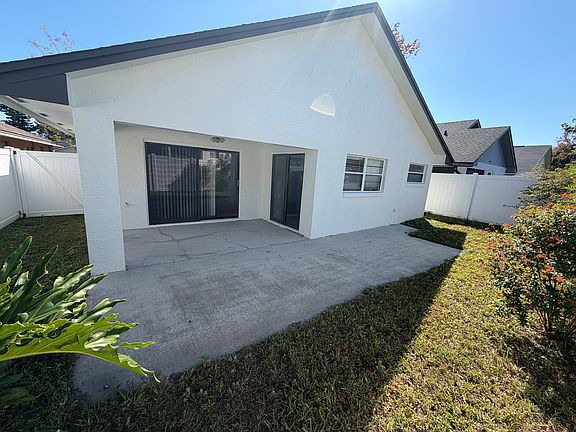 4th image of 4352 Sandhurst Dr