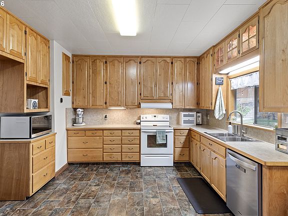 4th image of 8624 Buckhorn Rd