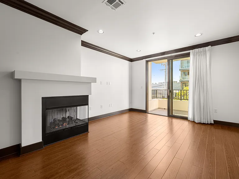 1138 Glenville Dr — Photo 12