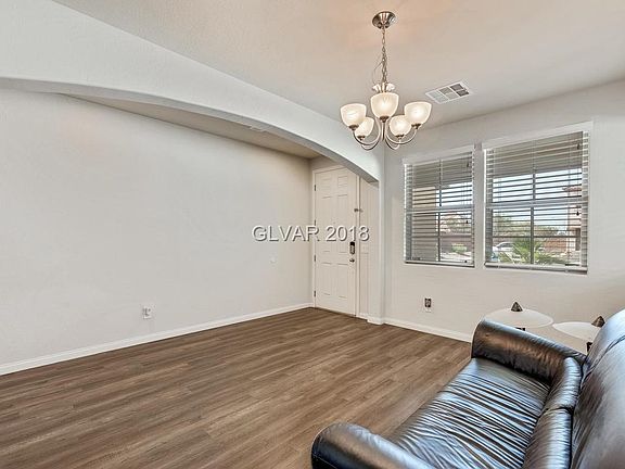 5th image of 385 Bridgeton Cross Ct