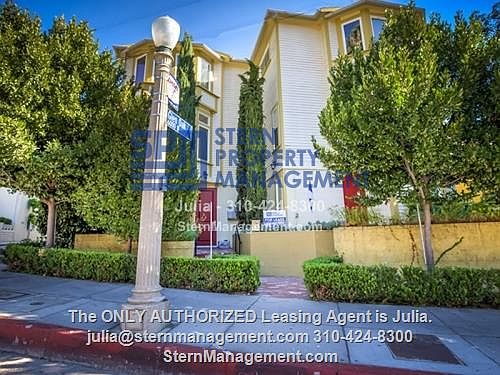 3rd image of 2640 N Beachwood Dr APT 102