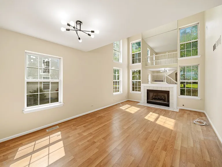 1329 Newport St — Photo 2