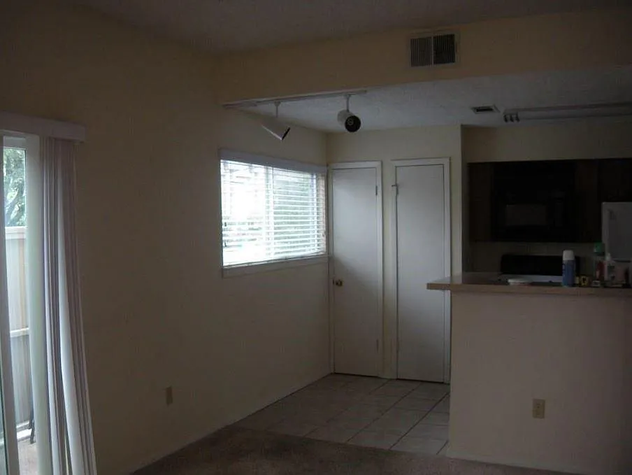Building Photo - 114 E 31st St #109