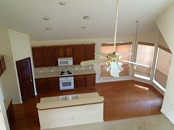 5th image of 519 Suffolk Dr