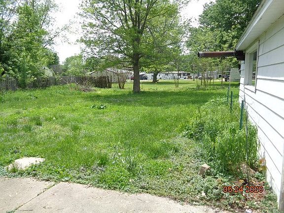 3rd image of 1824 S Carr St