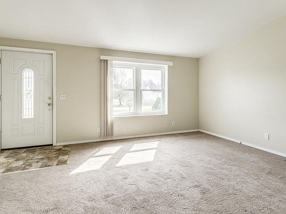 5th image of 97 N Flower St