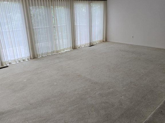 3rd image of 329 McCollum Dr