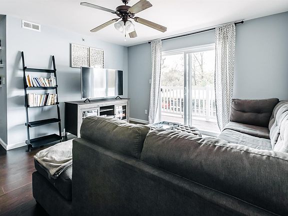3rd image of 2490 Lampong Dr APT 200A