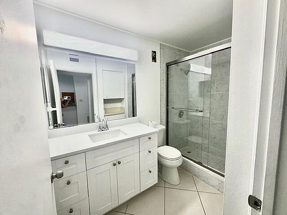 4th image of 2305 N Congress Ave