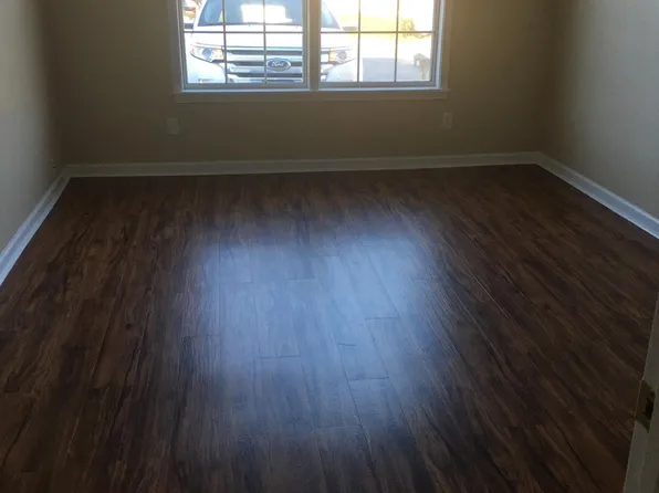 328 Apple Dr, Crestview, FL 32536