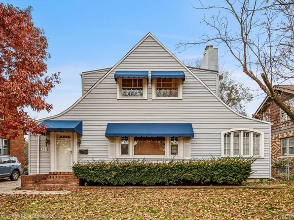 808 Barrington Rd, Grosse Pointe Park, MI 48230