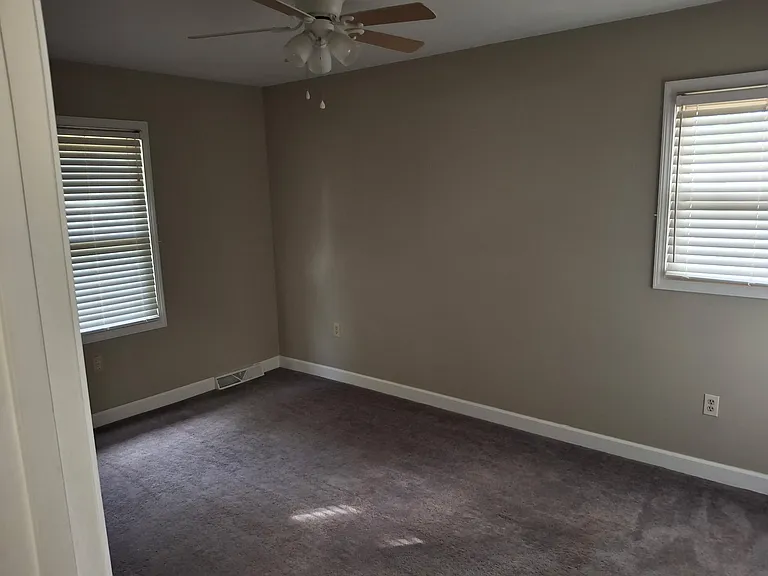 Master bedroom 1 (11x13)