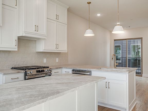 3rd image of 2820 Weisenberger St #102
