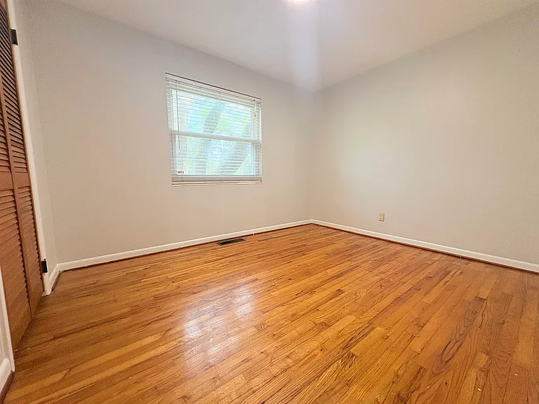 1504 Sunset Ln — Photo 18