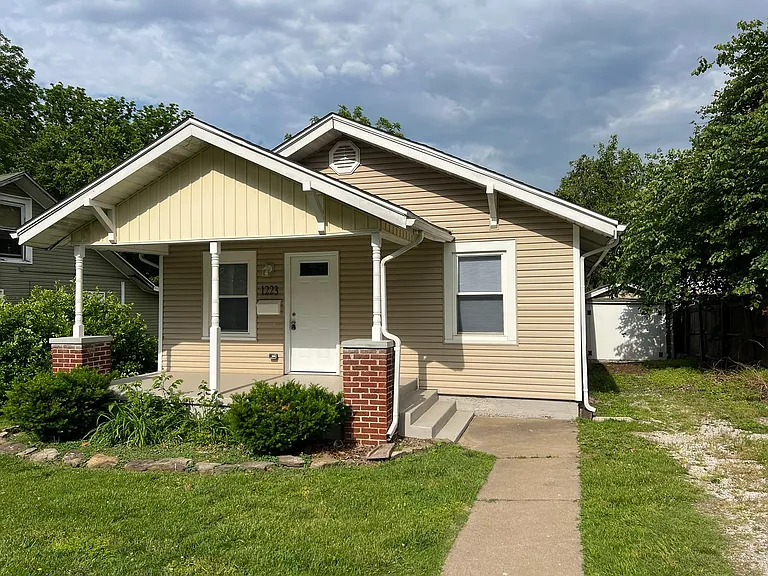 1223 N Sherman Ave — Photo 1