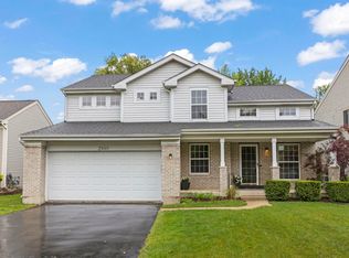 2990 Melbourne Ln, Lake In The Hills, IL 60156