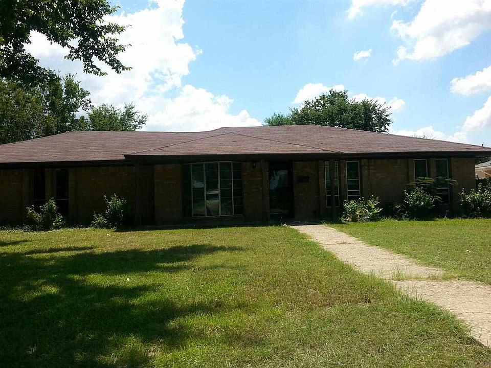 1st image of 214 Palm Dr