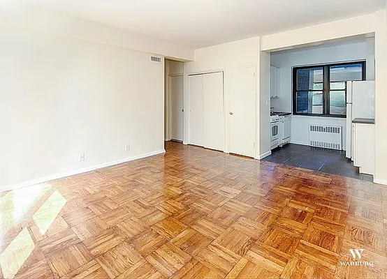 Rented by Warburg | media 2