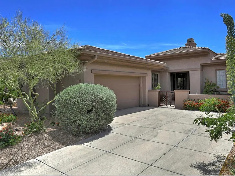 7717 E Balao Dr — Photo 2