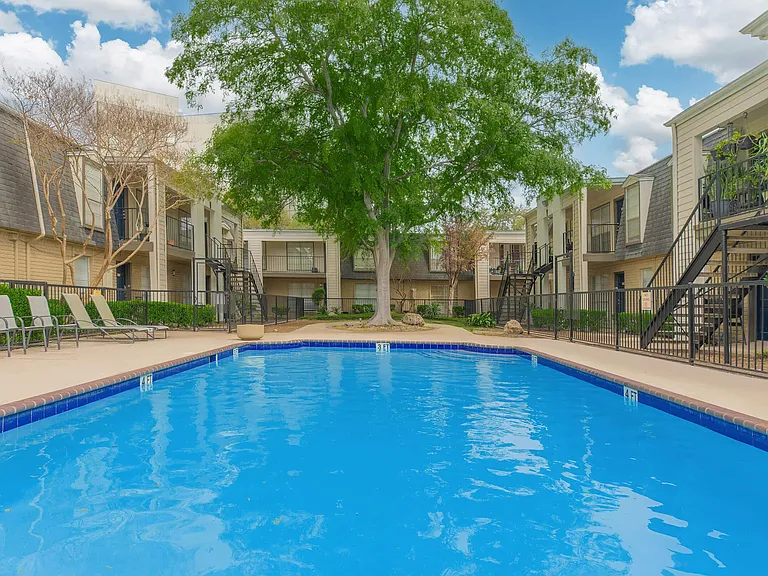 Galleria Flats Apartments — Photo 51