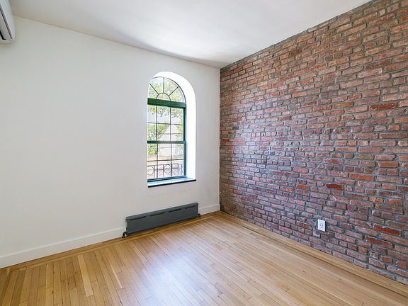 4th image of 288 Ainslie St #3R
