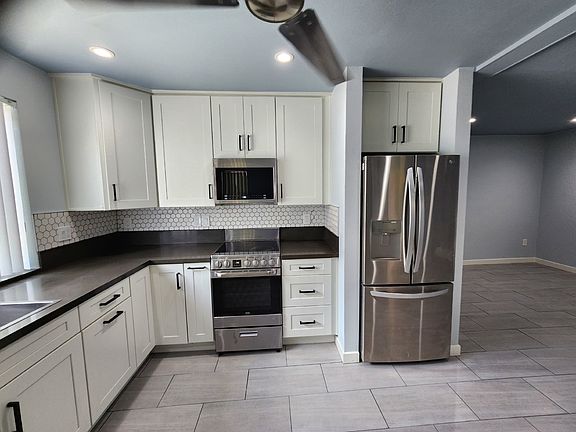 3rd image of 4250 Van Dyke Ave #0