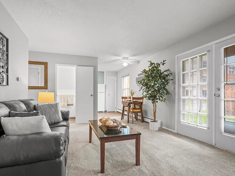 Williamsburg and Portage Pointe Apartments — Photo 1