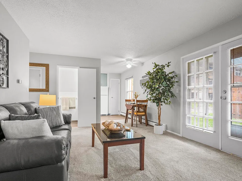Williamsburg and Portage Pointe Apartments