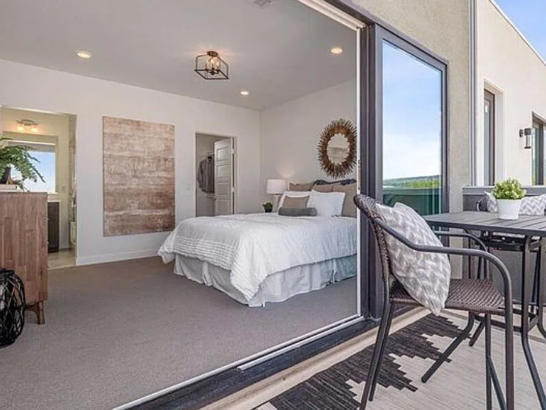 287 Dockside Ln — Photo 2