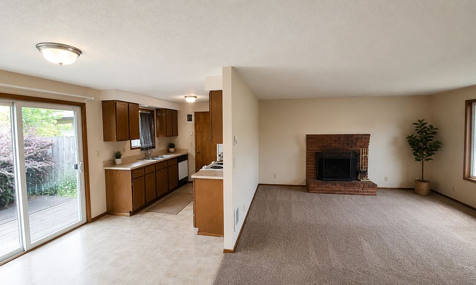 1st image of 4461-4463 Hilton Dr