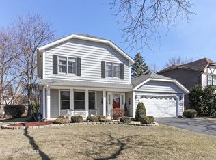653 Blue Spruce Ln, Mundelein, IL 60060
