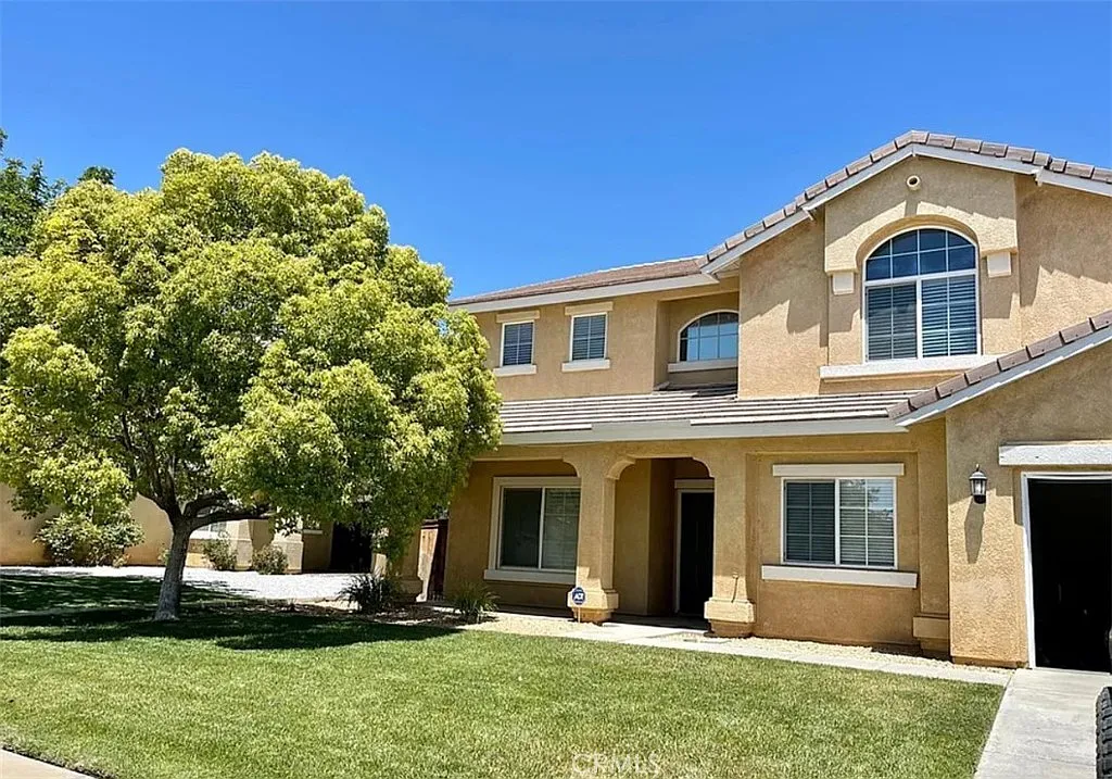 5 bed, 2762 sqft, $3,550 — Photo 1
