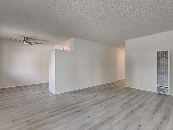 5th image of 558 N Kenmore Ave APT 205